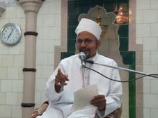Shahrullaah 1439: Mukaasir Maulaa doing bayaan during 3rd Washshek in Fakhri Masjid